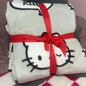 Hello kitty full/queen size blanket -gray background